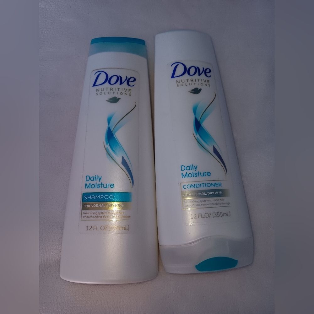 Dove Nutritive Solutions Daily Moisture Shampoo & Conditioner Set